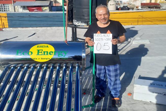 Ayala entregó calentadores solares en Atlixco