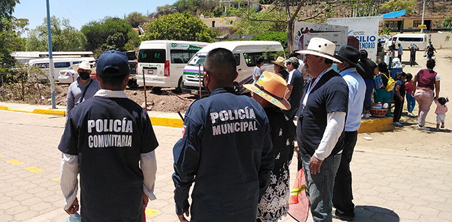 Cien policías comunitarios apoyan en vigilancia de Caltepec