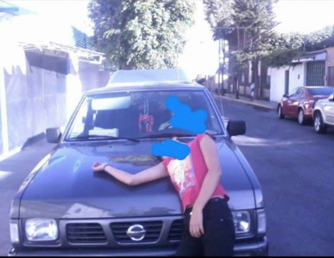 Roban camioneta en estacionamiento de empresa refresquera en Tecamachalco