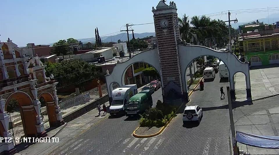 Cámaras de seguridad captan a sujeto que baleó a mujer en pleno centro de Izúcar  