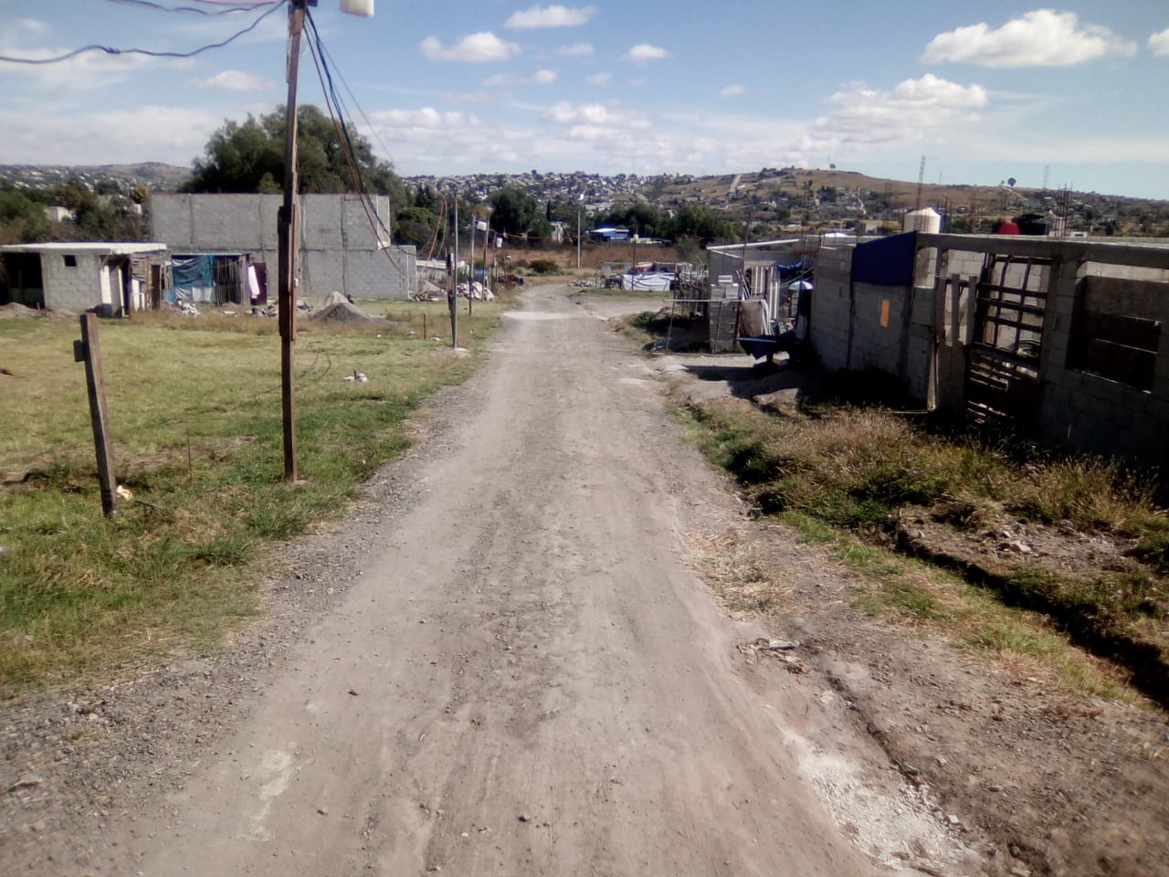 Pide en Totimehuacan agua potable y pavimentación