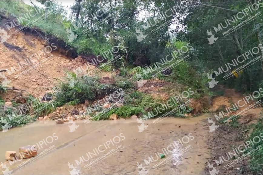 Derrumbe en la Sierra Negra por lluvias deja incomunicadas a zonas de Eloxochitlán