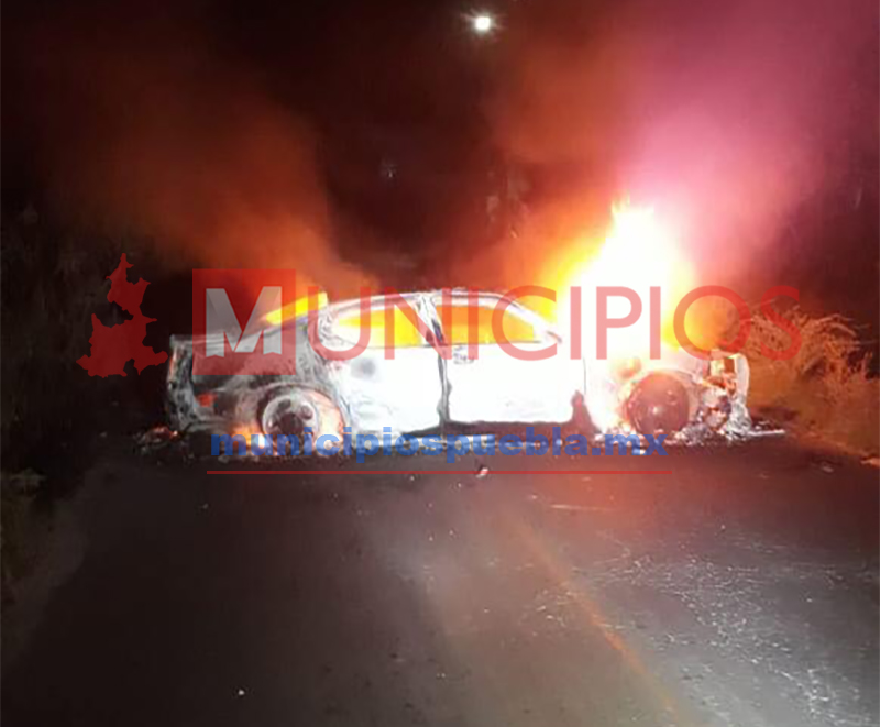 Civiles armados queman patrulla y dejan 2 heridos en Tecamachalco
