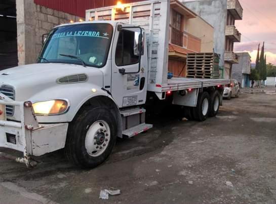Se roban camión cargado con materiales en Tecamachalco