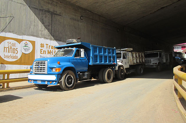 Camioneros disputan obras de Parque Escénico de Huauchinango
