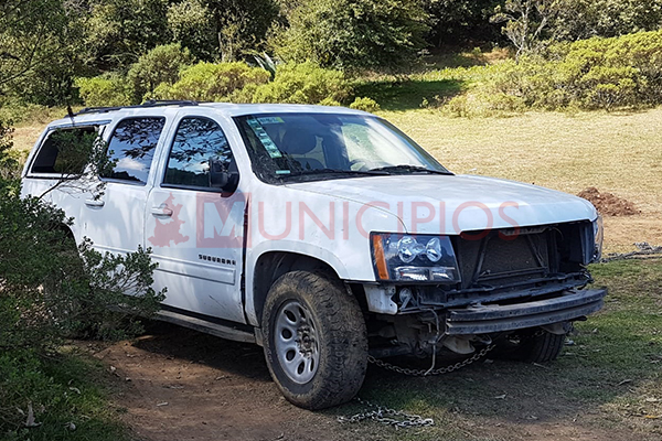 A balazos, federales recuperan camionetas robadas en Esperanza