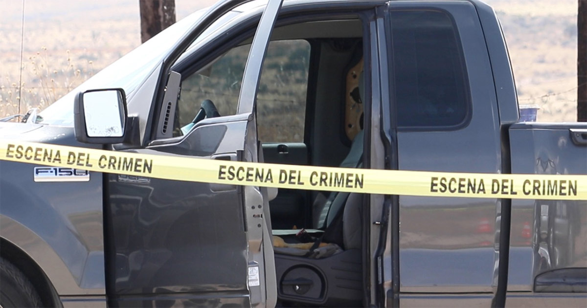 Dejan camioneta con cadáveres en Zacatecas