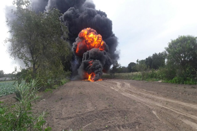 Se incendia camioneta con combustible robado en Quecholac