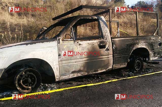 Incendian en Tlalancaleca camioneta vinculada a robo de combustible