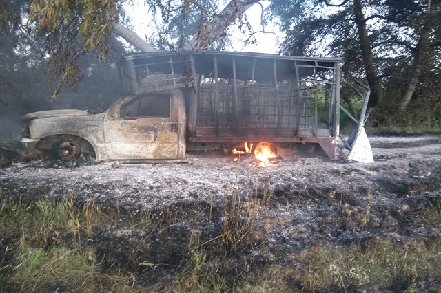 Dos camionetas calcinadas y combustible robado son asegurados en Tlalancaleca