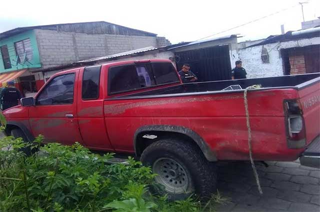 Abandonan camioneta robada en Huauchinango