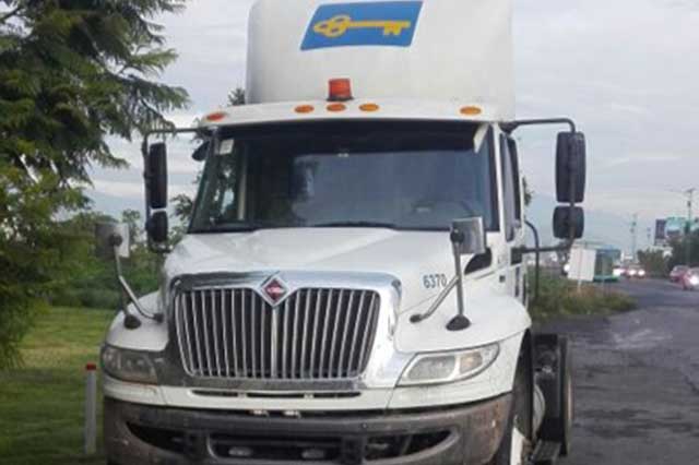 Recupera policía municipal de San Andres Cholula tracto camión robado