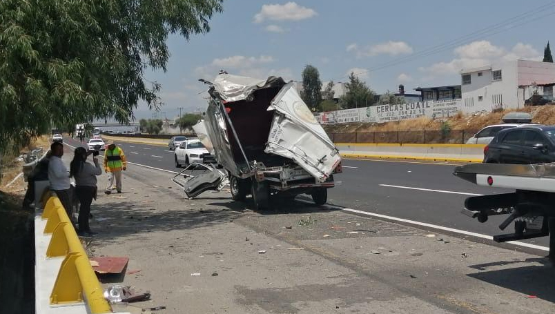 Volcadura en la México-Puebla deja cuatro lesionados a la altura de Texmelucan