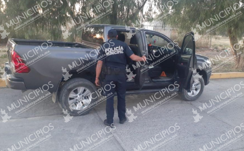 Policías recuperan camioneta robaba en Tecamachalco 