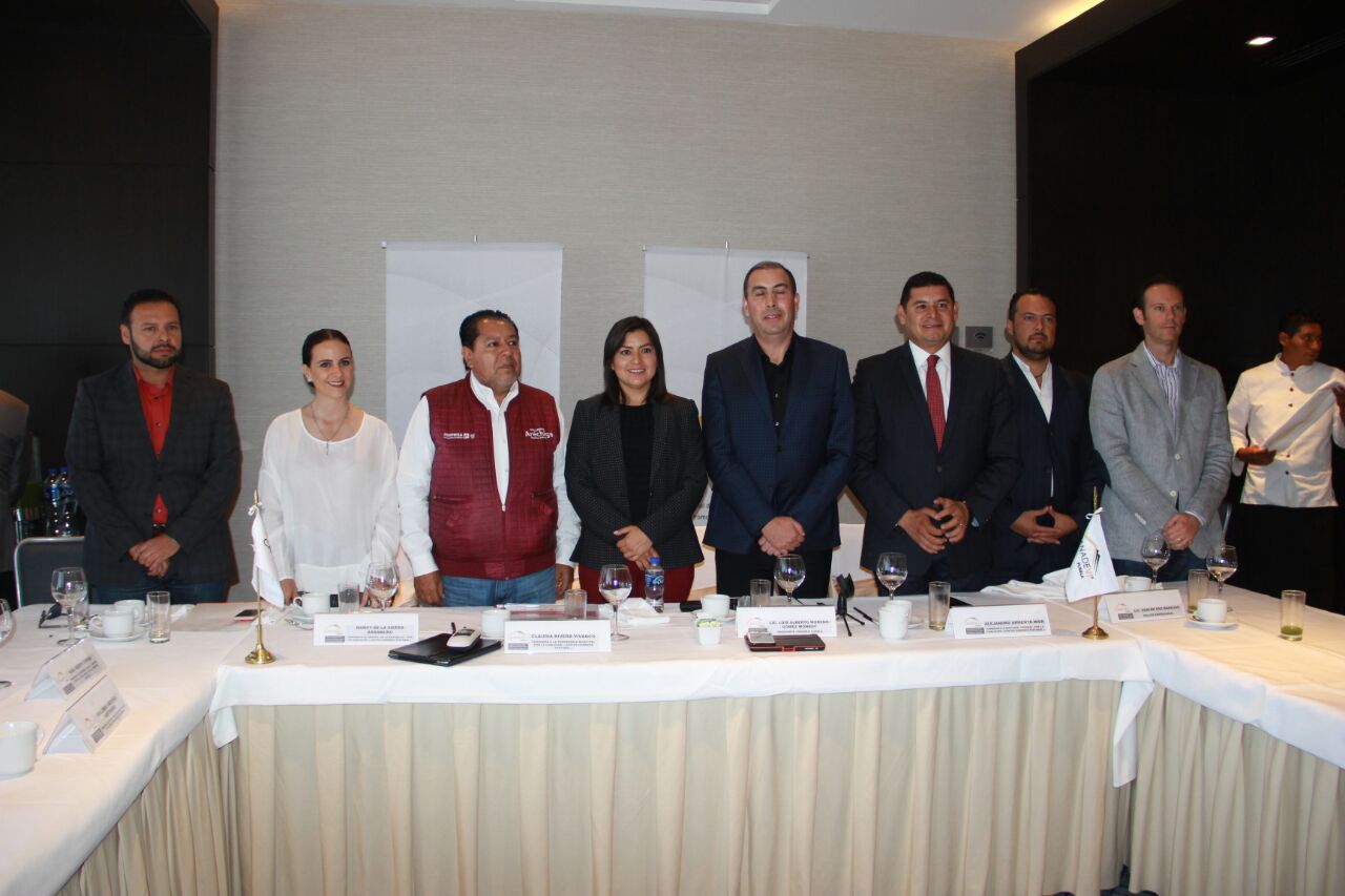 Mi gobierno será aliado de los empresarios poblanos: Claudia Rivera