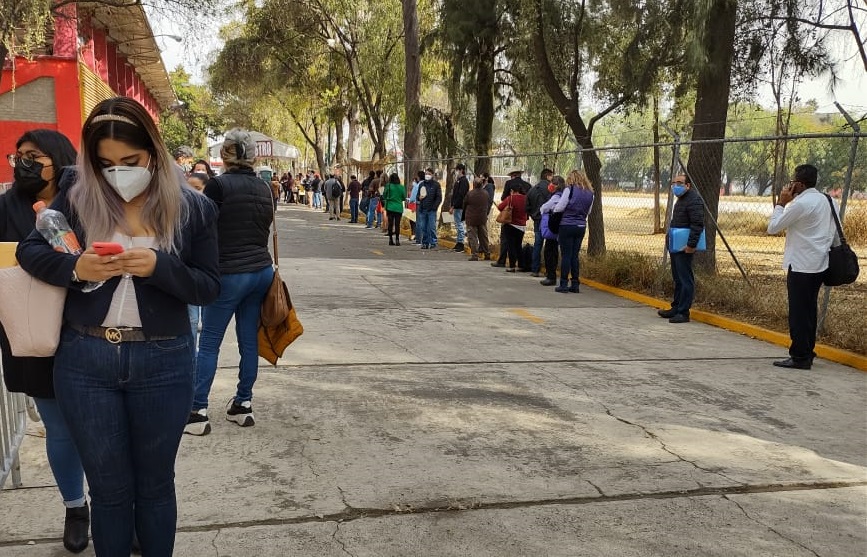 Se inscriben aspirantes de Morena a diputados plurinominales