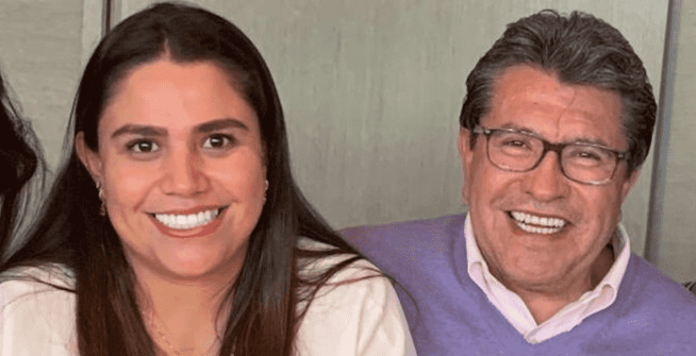 Hija de Ricardo Monreal recibió contrato millonario del IMSS