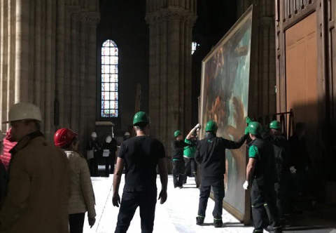 Se llevan obras de Notre Dame a al Museo del Louvre