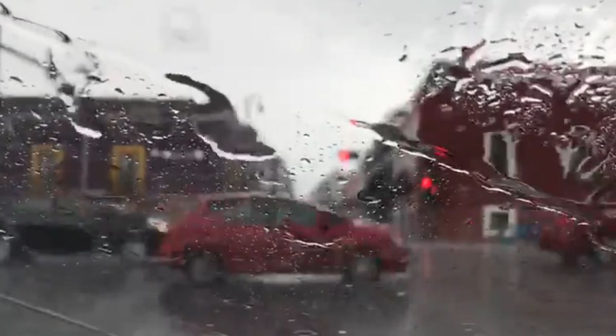Intensa lluvia afecta a la capital y desborda el río Rabanillo en Cholula