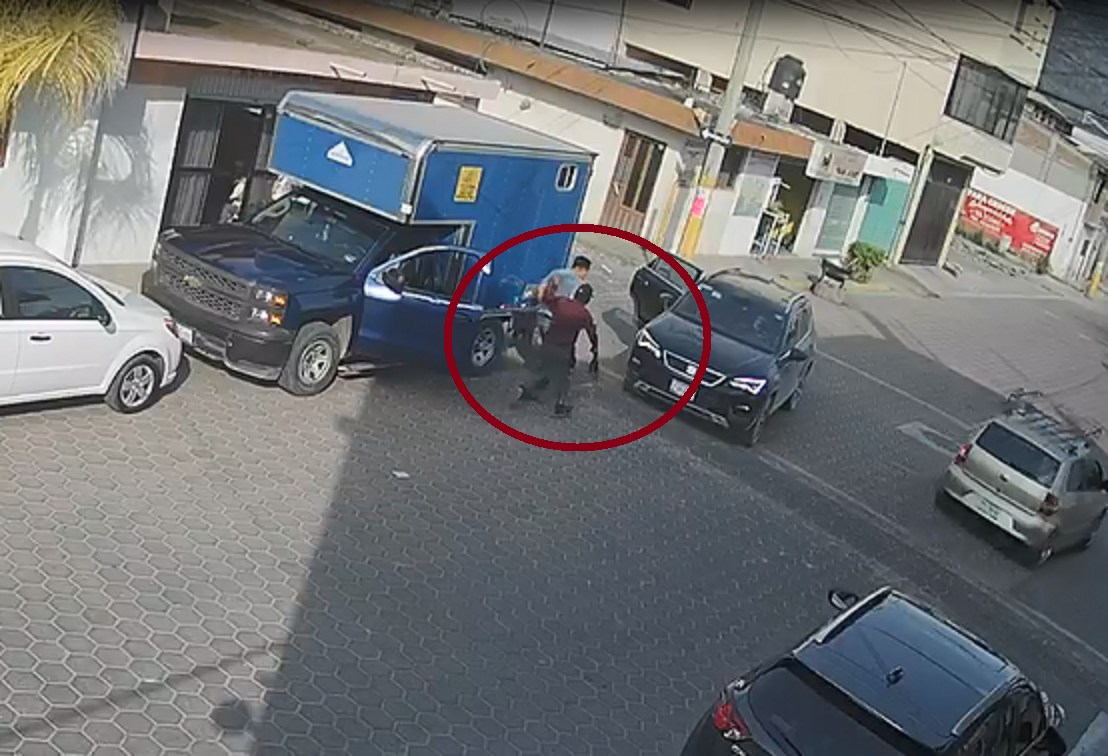 VIDEO Enfrenta a sujetos armados y huye de asalto en Tecamachalco
