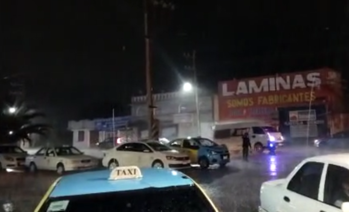 Rescate de taxista termina en balacera en Texmelucan