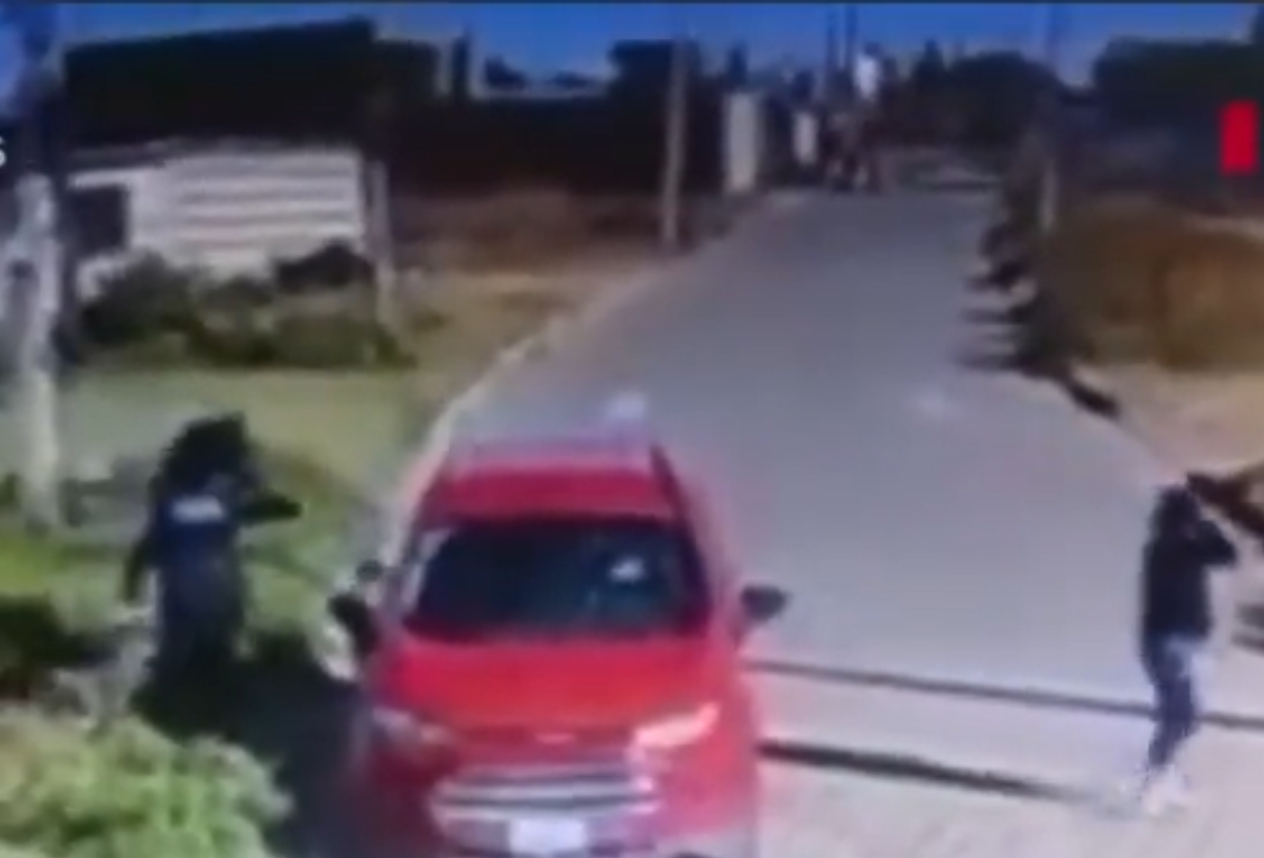 VIDEO Policías los creyeron delincuentes y los golpearon en Cuautlancingo