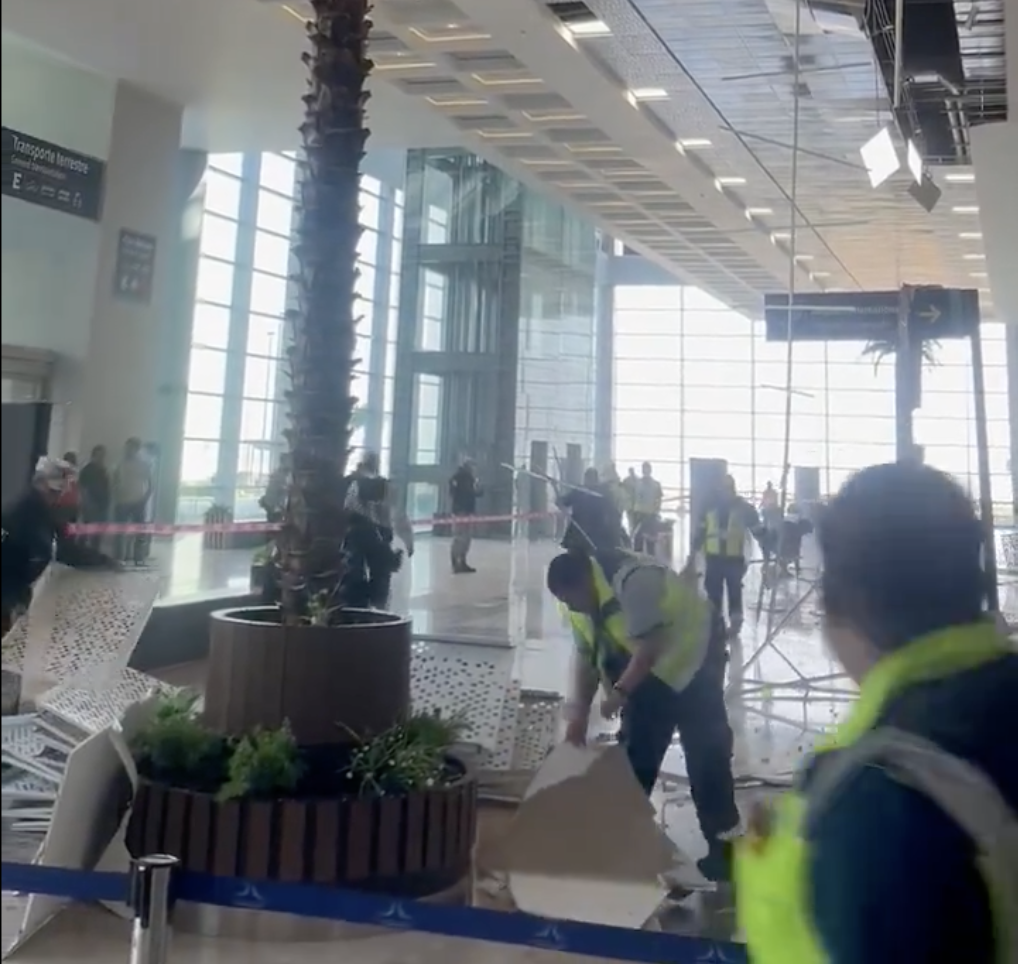 Aeropuerto AIFA: colapsan plafones del pasillo principal