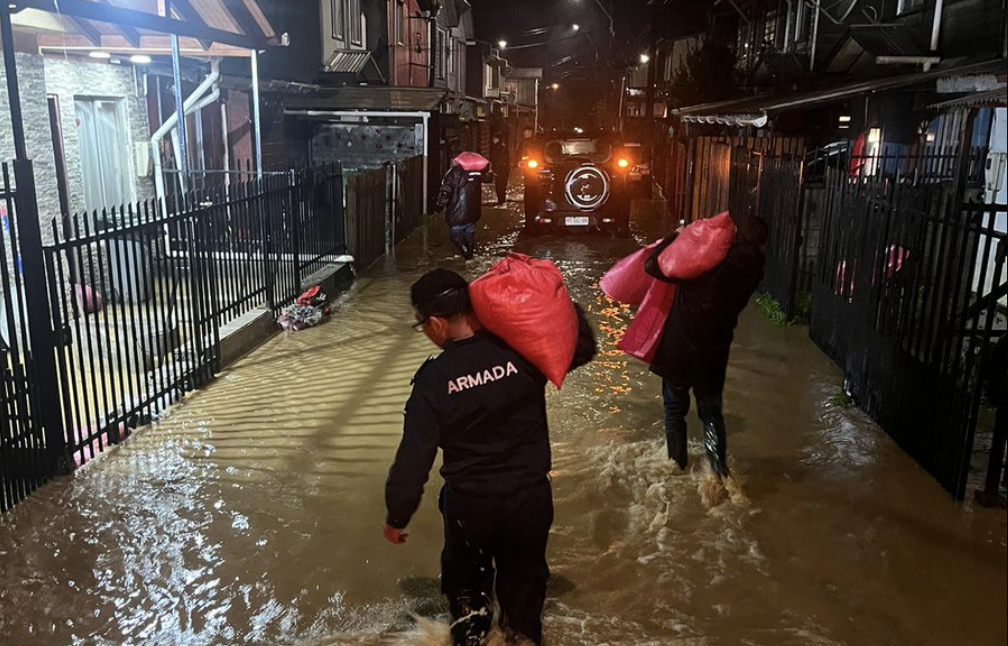 Activan alerta en Chile tras fuertes lluvias e inundaciones