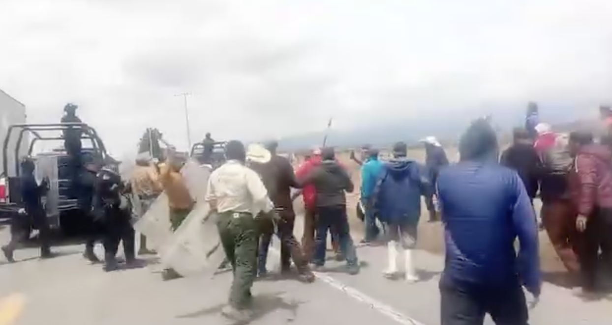 Confirman 2 muertos durante desalojo de manifestantes en la Puebla-Perote
