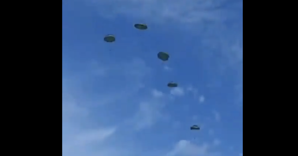 VIDEO Muere cadete de la Semar al no abrirse su paracaídas 