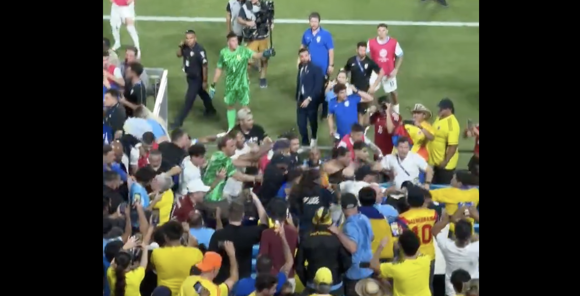 VIDEO: Se desata riña al finalizar el partido Uruguay vs Colombia