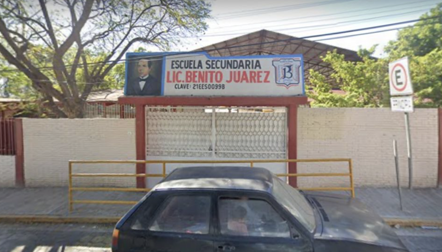 Protestan en secundaria de Zinacatepec para exigir destitución de subdirectora 