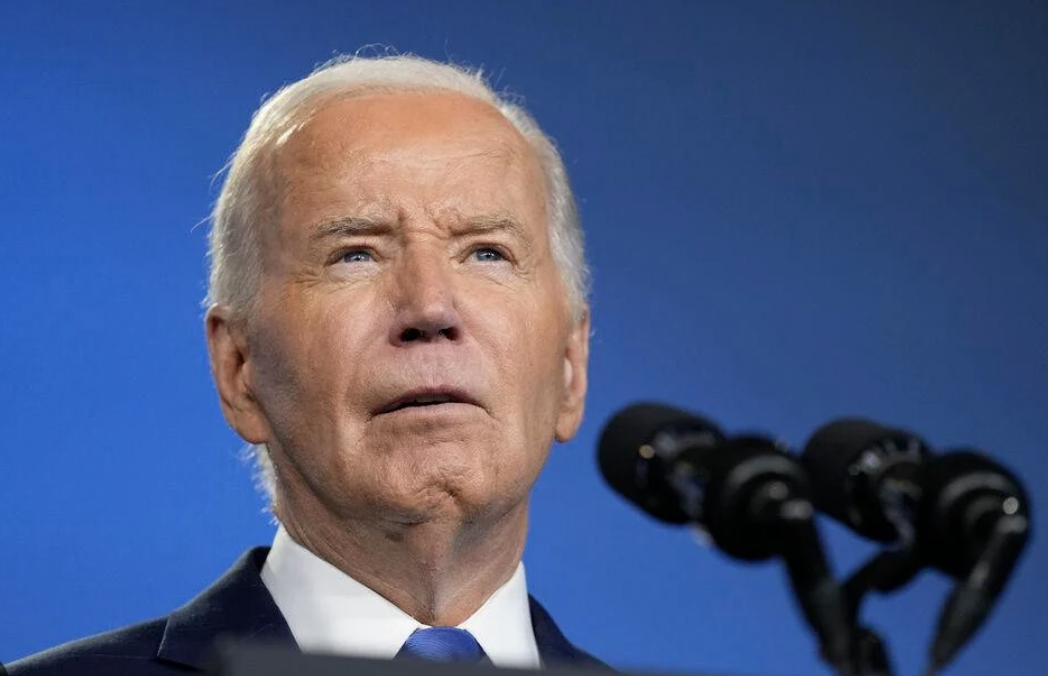 Joe Biden da positivo a Covid; presenta síntomas leves, aseguran