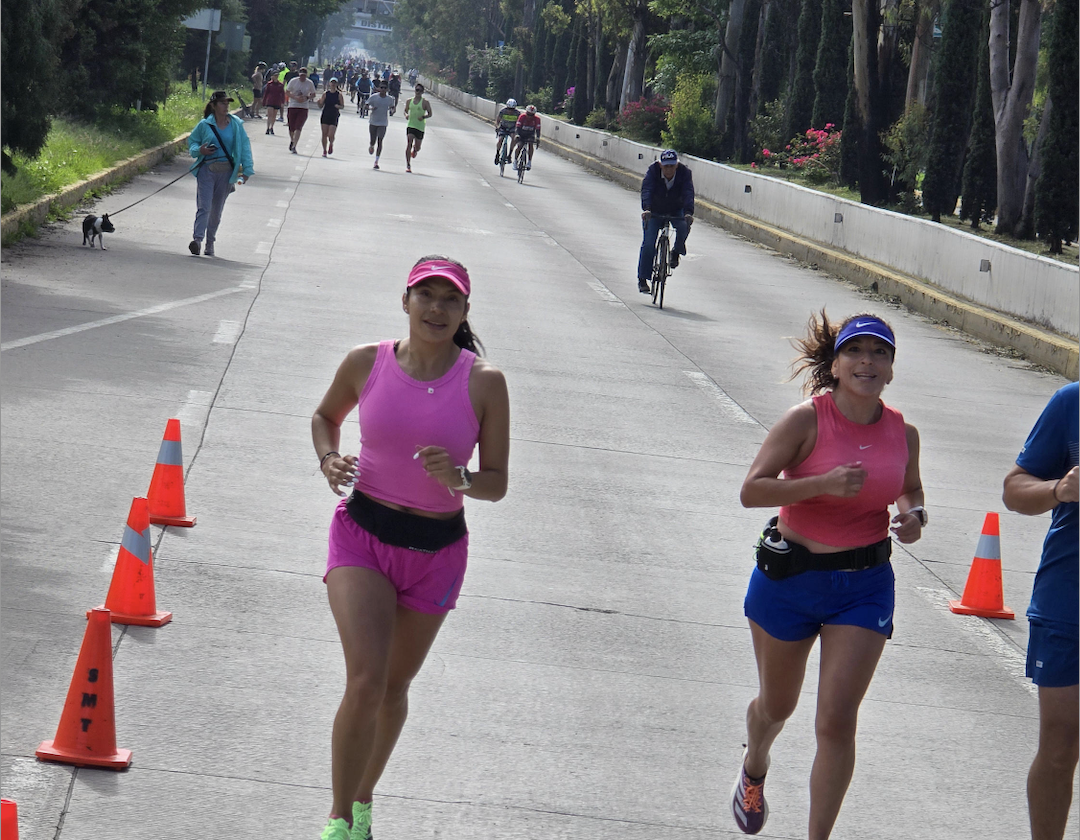 Miles de poblanos participan en la Vía Recreativa Metropolitana