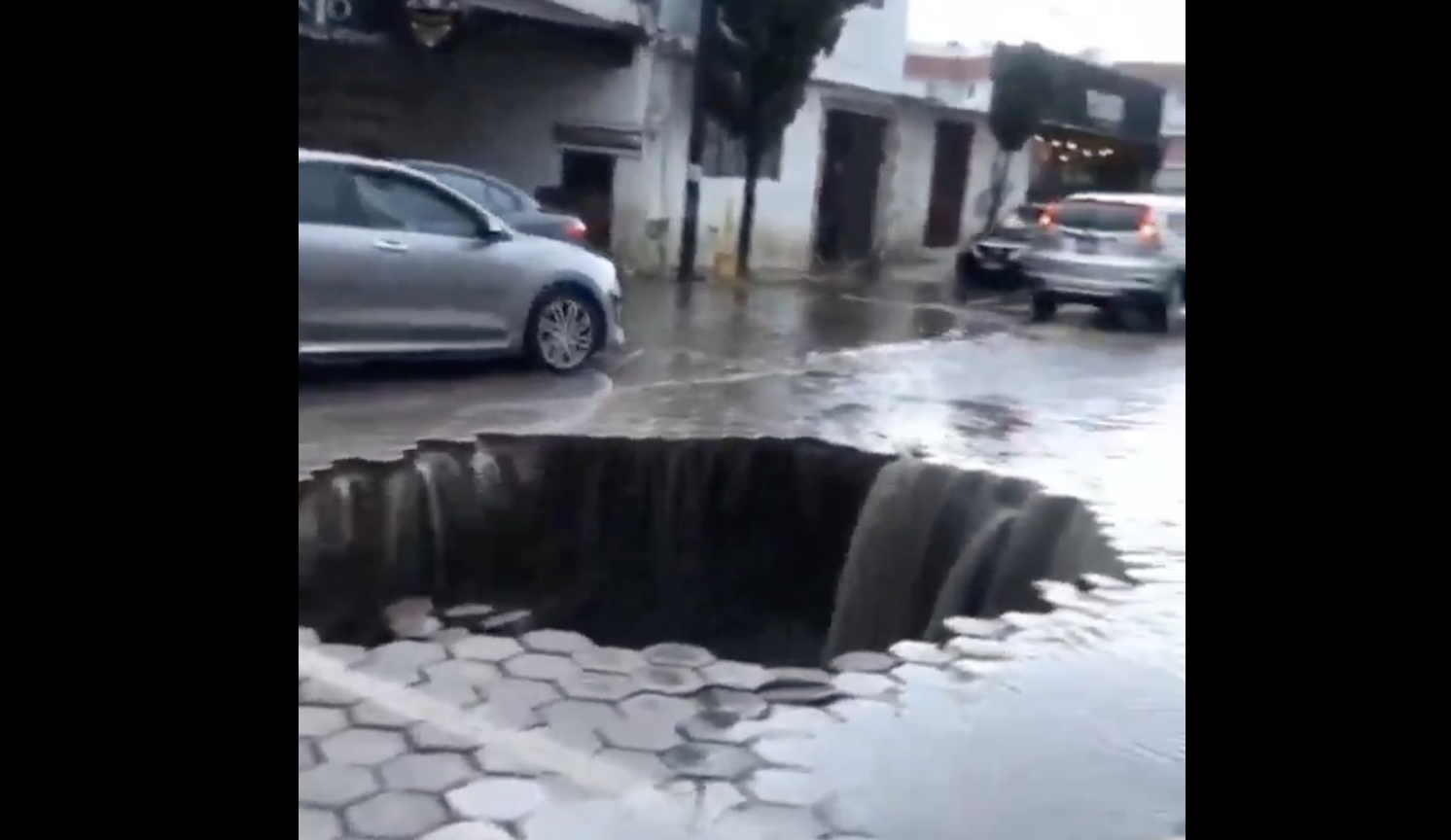 VIDEO Impresionante, se forma otro socavón en San Andrés Cholula