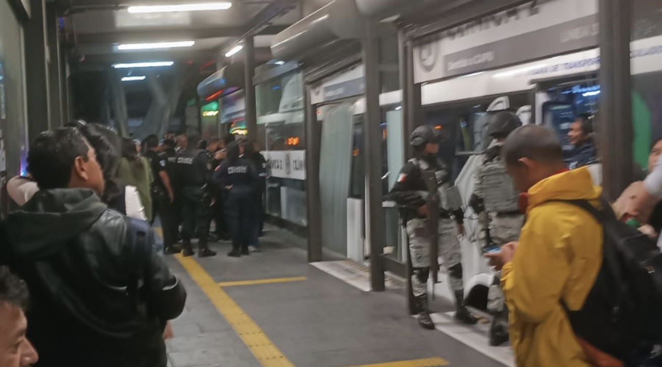 Detienen a carteristas en la Línea 3 del RUTA en Puebla
