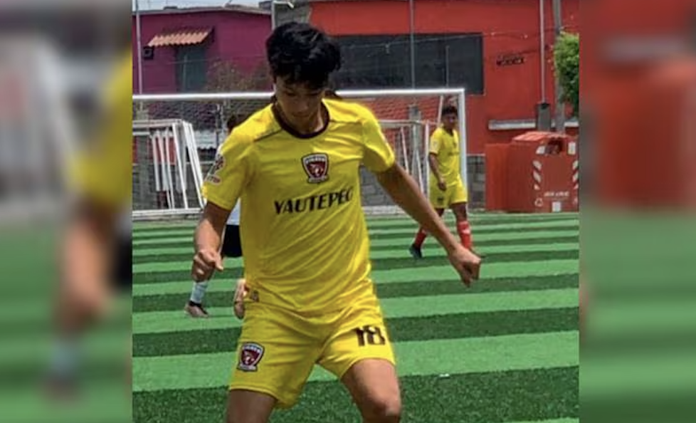 Muere Leonardo Gómez, joven futbolista que fue alcanzado por un rayo en Cuernavaca