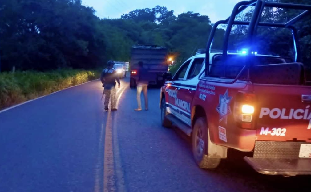 Ejecutan a mecánico dentro de un vehículo en Jalpan