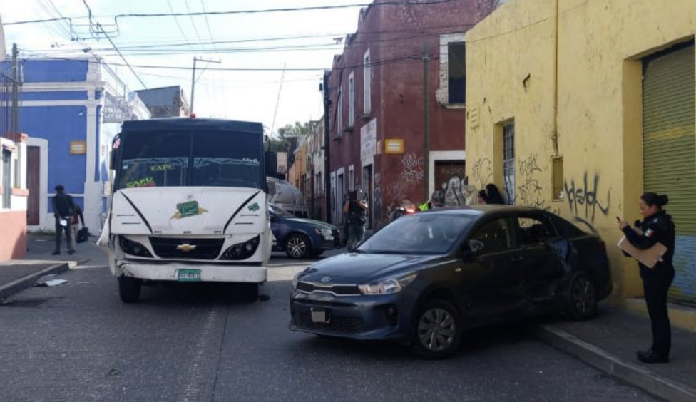 Ruta 12 arrolla a un auto y deja 3 heridos en Barrio de Santa Anita