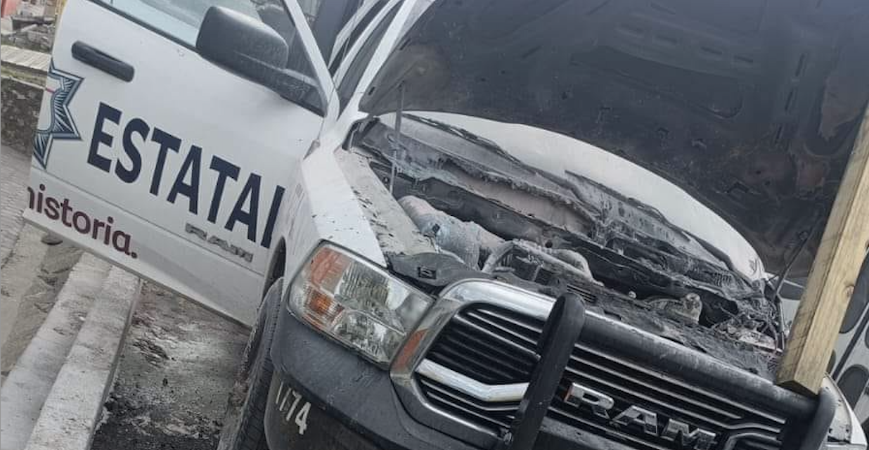 Se incendia patrulla de la Policía Estatal en Amozoc