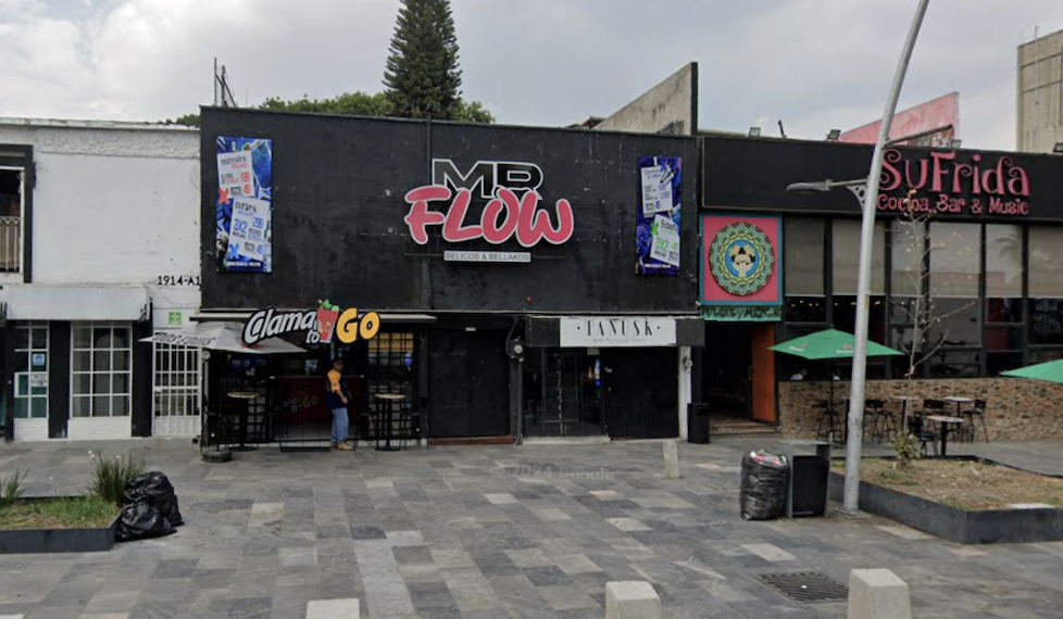 Denuncian a seguridad del bar Mr. Flow en Puebla por agresión y robo a jóvenes