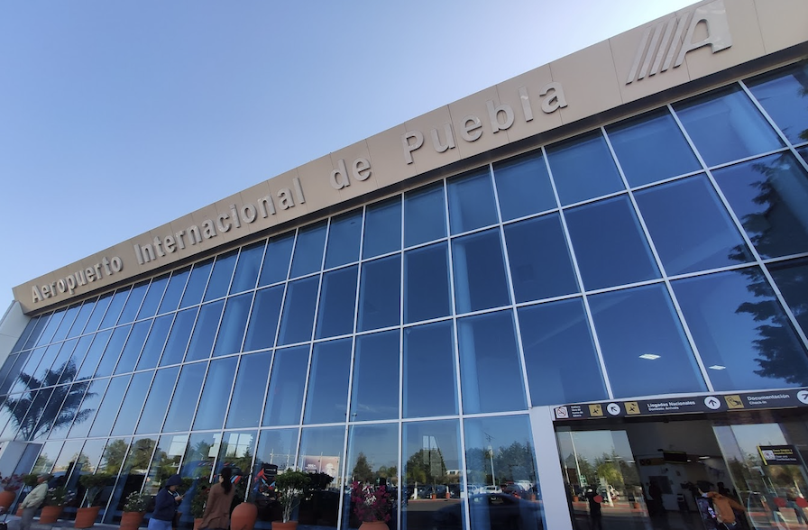 SICT regularizará app de taxis en aeropuertos, incluyendo el de Puebla