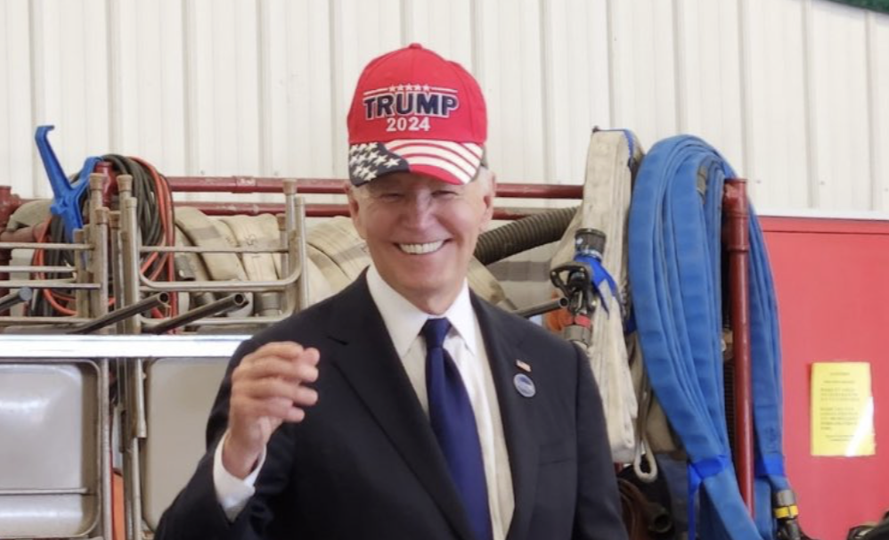 VIDEO Joe Biden se pone gorra de Trump y genera polémica