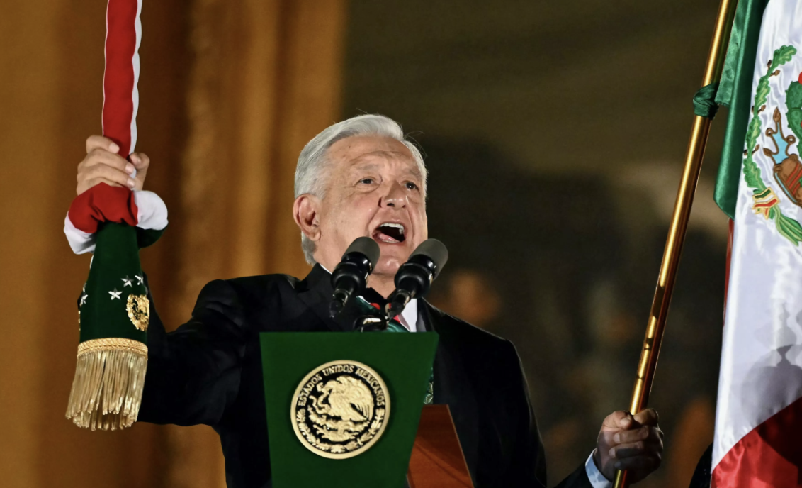 ¡Muera la corrupción y viva la Cuarta Transformación!: AMLO en su último grito de Independencia