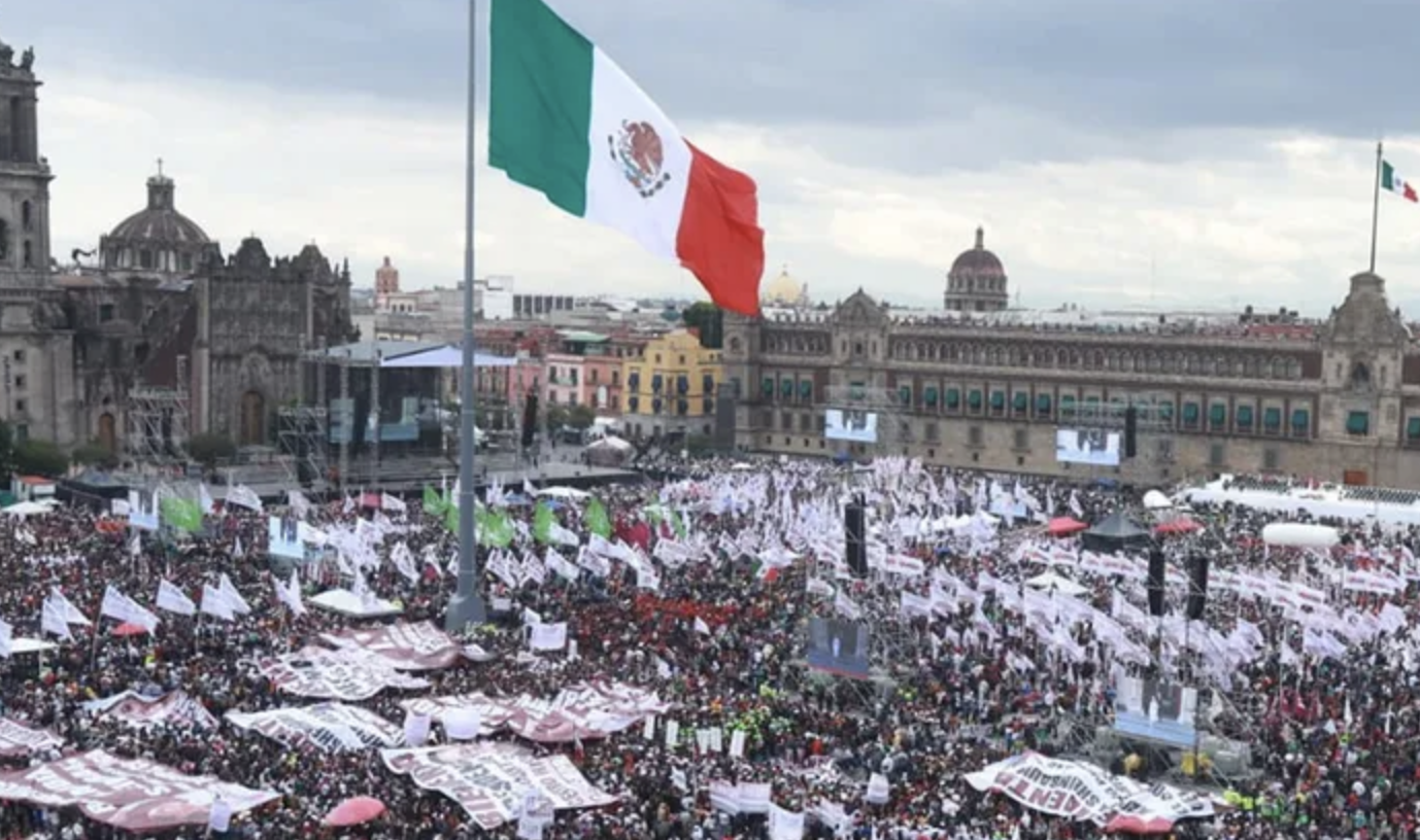 Detienen a 4 por robo de celulares en evento de Sheinbaum en el Zócalo