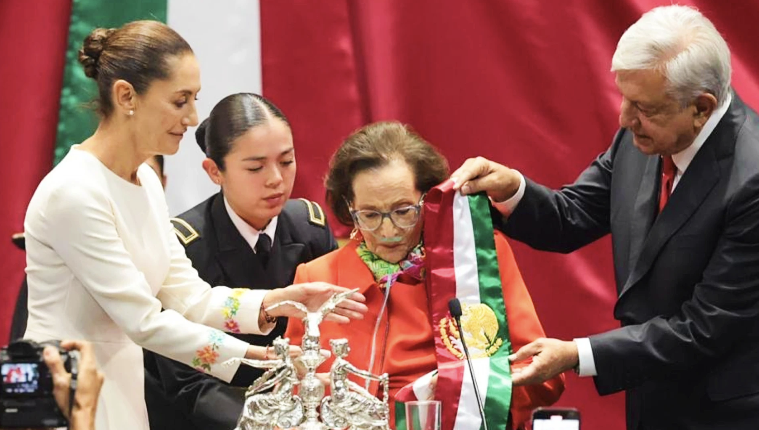 Céspedes y Armenta despiden a Ifigenia Martínez: \