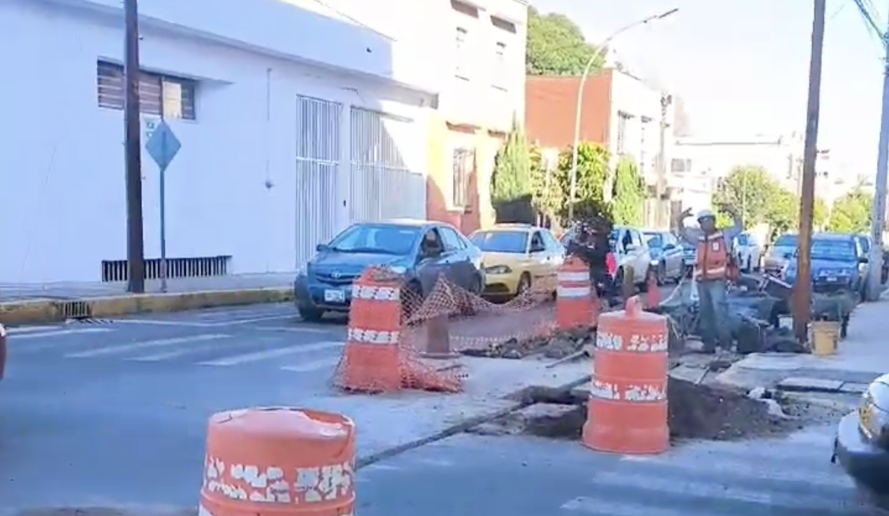 Reportan reducción de carril por obras de gas natural en la 23 Poniente