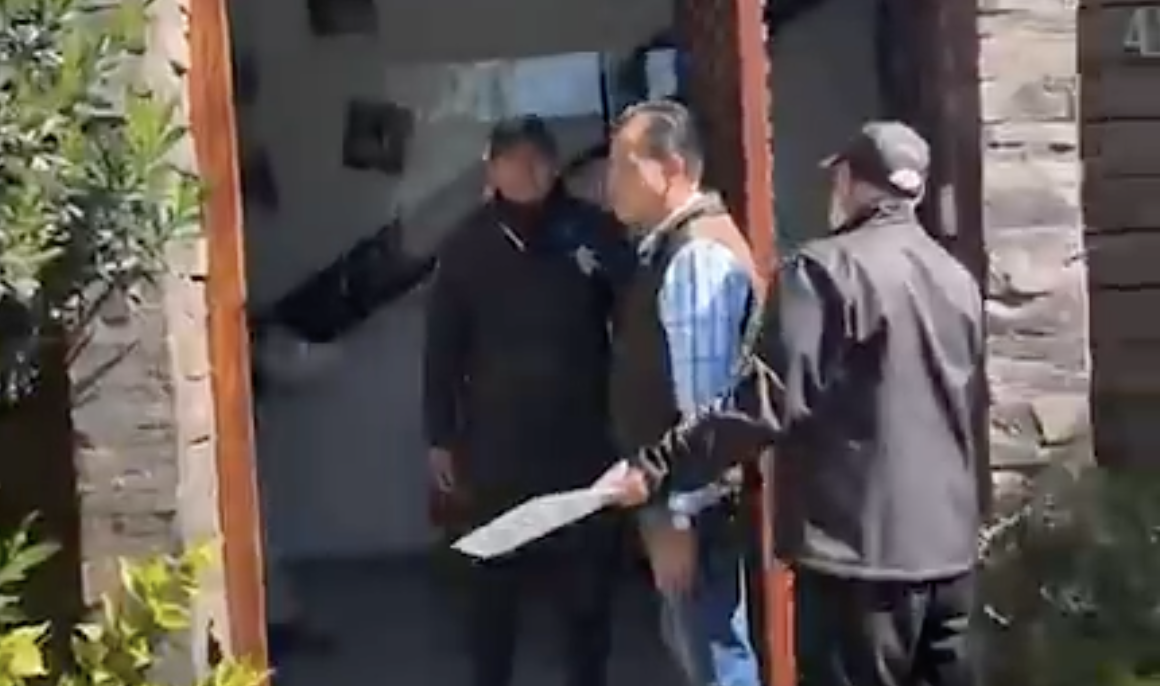 Yamile y sus hijos son desalojados por embargo falso de la ex pareja en Angelópolis