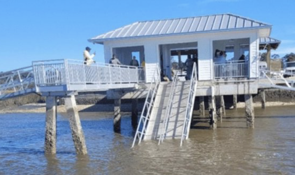 Reportan 7 muertos tras derrumbe del muelle de un ferry en Georgia, EU