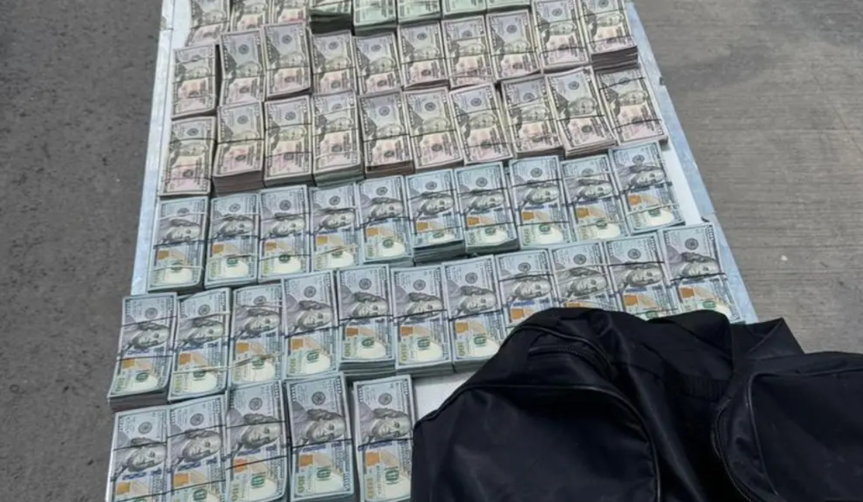 Autoridades en NL arrestan 2 hombres que traían $660,000 dólares